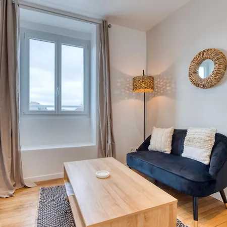 On Last Floor - Batignolles Apartment